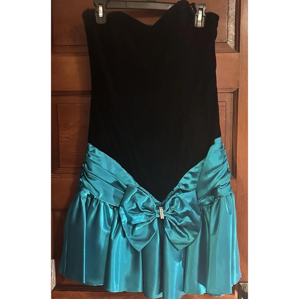 Strapless Velvet Satin Steppin Out Vintage 90s Party Hoco Cocktail Dress Size 11
